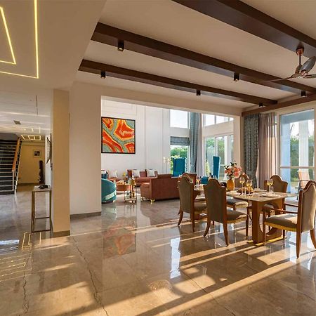 Stayvista At Serenity Farms With Pool, Lawn, Bonfire & Bbq Sohna 외부 사진