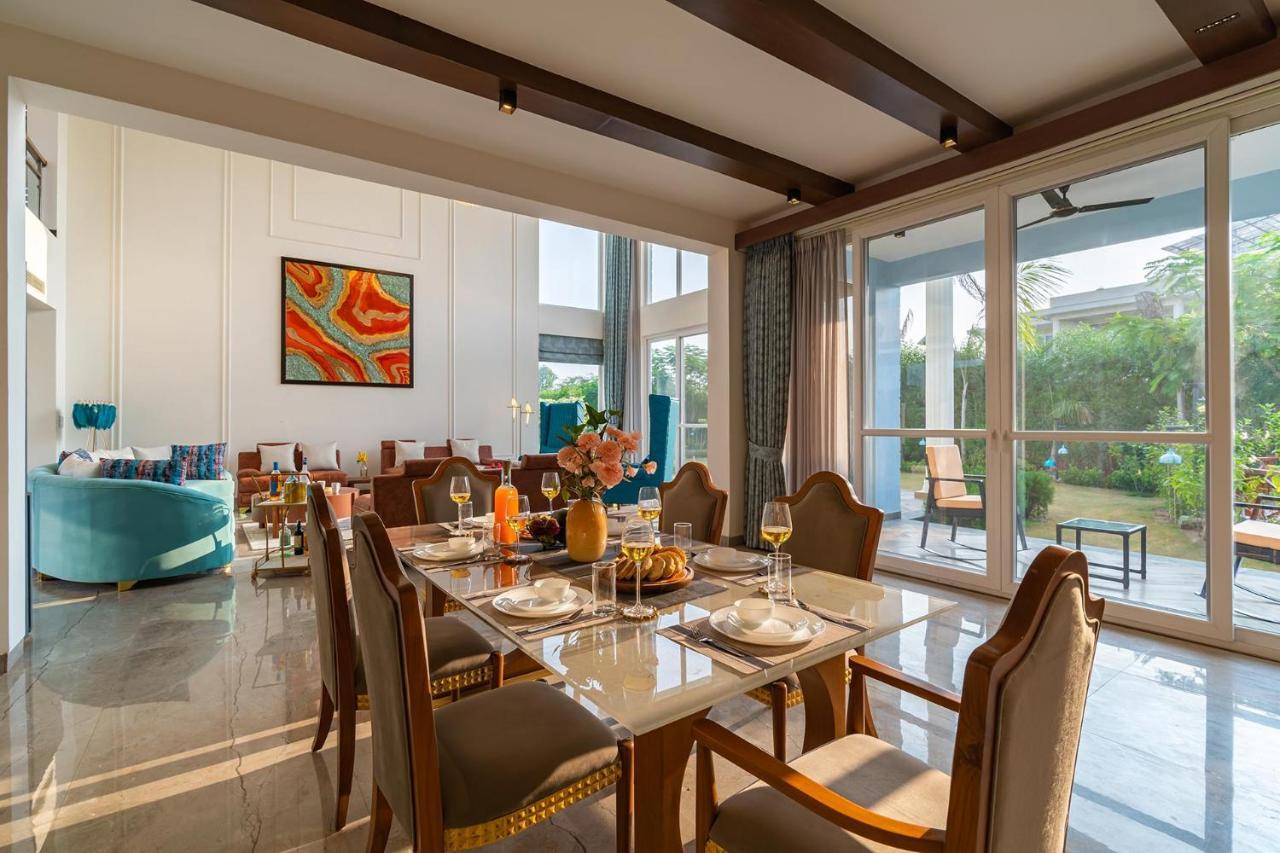 Stayvista At Serenity Farms With Pool, Lawn, Bonfire & Bbq Sohna 외부 사진