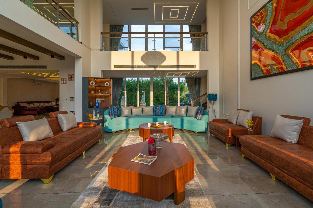 Stayvista At Serenity Farms With Pool, Lawn, Bonfire & Bbq Sohna 외부 사진