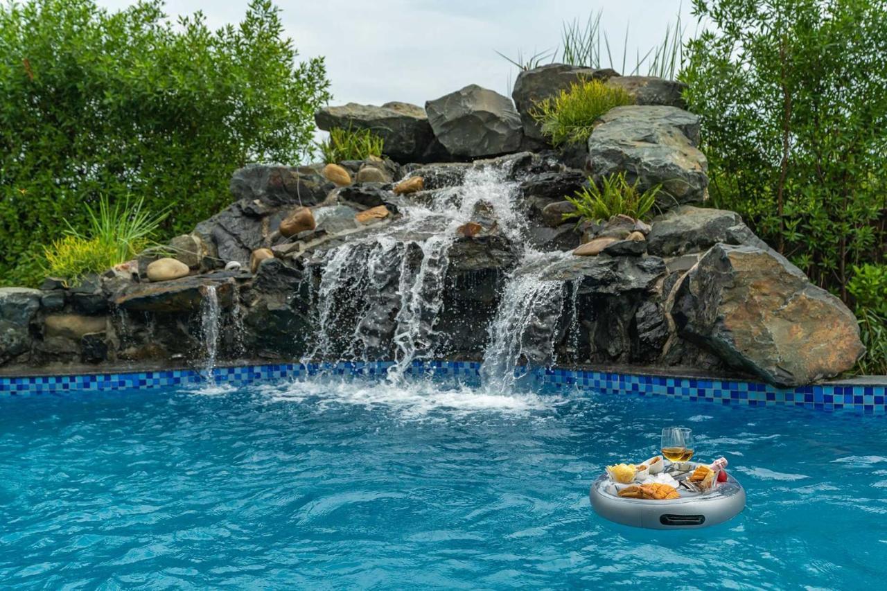 Stayvista At Serenity Farms With Pool, Lawn, Bonfire & Bbq Sohna 외부 사진